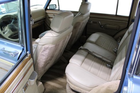 Used 1991 Jeep Grand Wagoneer image 27