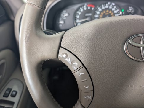 Used 2005 Toyota Sequoia Limited image 16