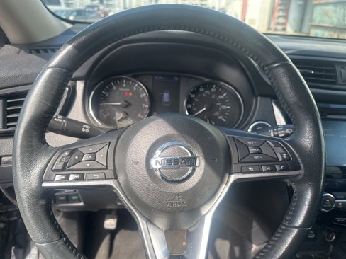 Used 2018 Nissan Rogue SV w/ Premium Package image 21
