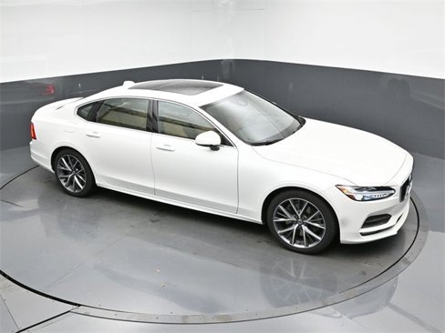 Used 2019 Volvo S90 T6 Momentum image 43