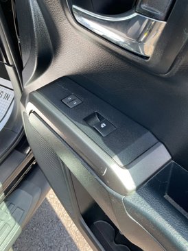 Used 2017 Toyota Tacoma TRD Sport image 37