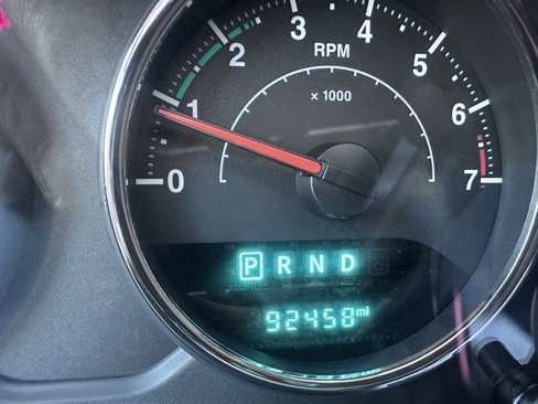 Used 2018 Jeep Wrangler Unlimited Sahara w/ Connectivity Group image 5