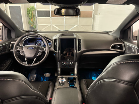 Used 2021 Ford Edge ST image 27