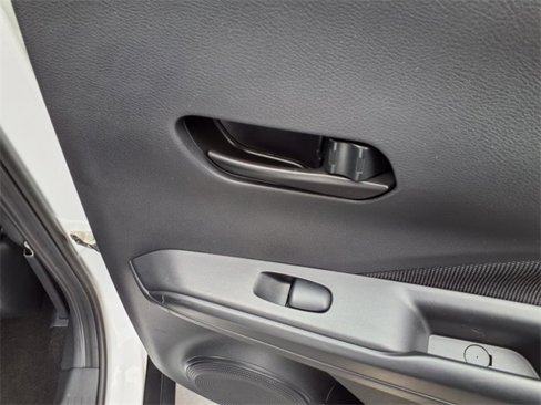 Used 2021 Nissan Kicks S image 23