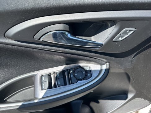 Used 2023 Chevrolet Malibu LT image 8