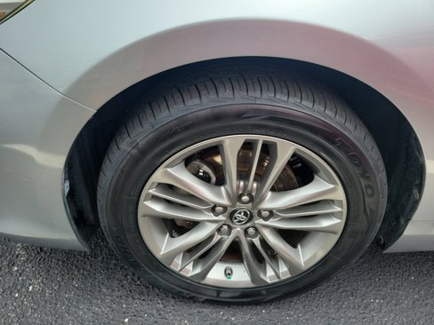 Used 2016 Toyota Camry SE image 5