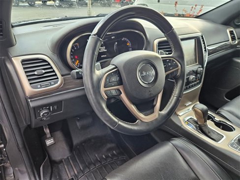 Used 2017 Jeep Grand Cherokee Overland image 13