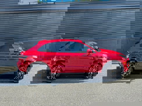 Certified 2025 Porsche Macan image 11