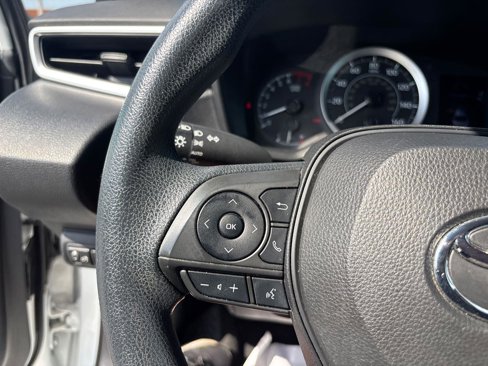 Used 2022 Toyota Corolla LE image 28