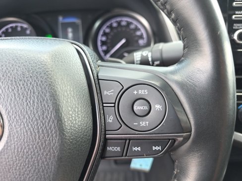 Used 2022 Toyota Camry SE image 40