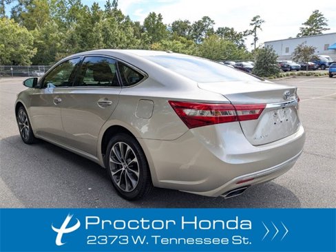 Used 2016 Toyota Avalon XLE Premium image 10
