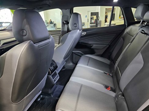 Used 2023 Volkswagen ID.4 S image 19