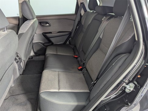 Used 2021 Nissan Rogue SV image 29