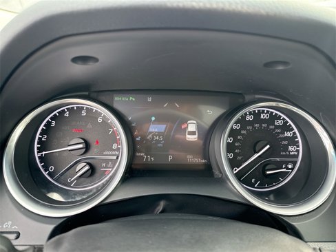 Used 2018 Toyota Camry XLE image 22