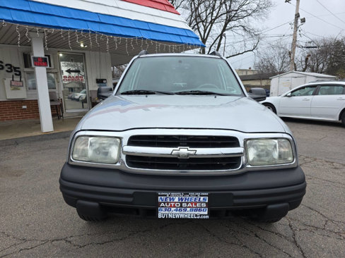 Used 2004 Chevrolet Tracker 2WD w/ Preferred Equipment Group image 2