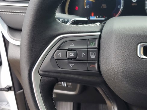 New 2025 Jeep Grand Cherokee Altitude image 22