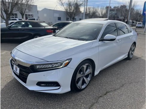 Used 2018 Honda Accord Touring image 1