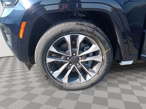 New 2023 Jeep Grand Cherokee Overland w/ Rear Seat Video Group I image 14