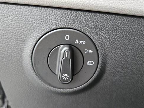 Certified 2022 Volkswagen Taos S image 38