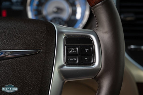 Used 2011 Chrysler 300 C image 26