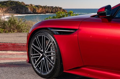 Used 2024 Aston Martin DB12 Coupe image 8