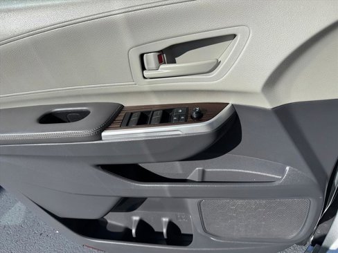 Certified 2021 Toyota Sienna LE image 12