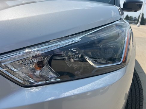 Used 2018 Nissan Kicks SR image 3