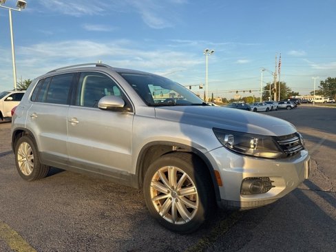 Used 2012 Volkswagen Tiguan S image 4