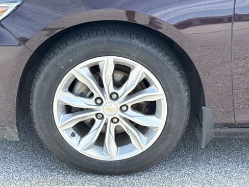Used 2020 Chevrolet Malibu LT image 9