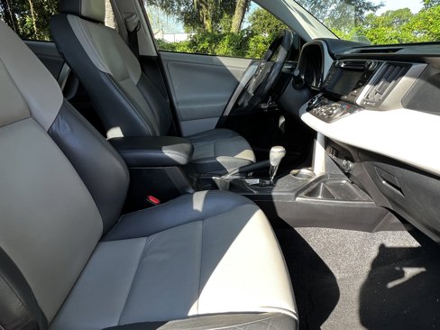 Used 2013 Toyota RAV4 Limited image 42