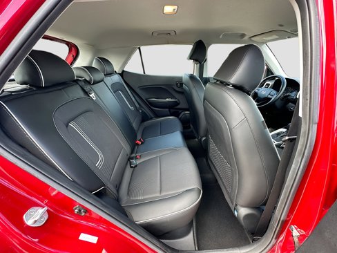 Used 2022 Hyundai Venue Limited image 26
