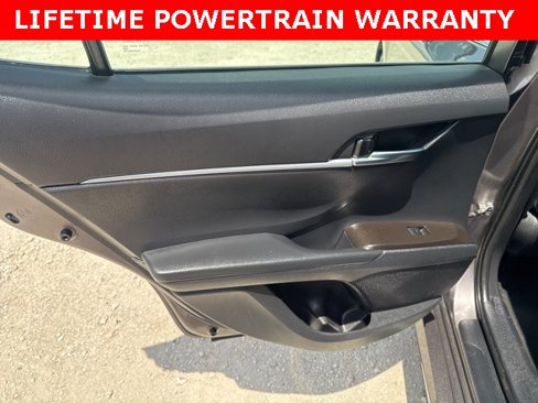 Used 2023 Toyota Camry LE image 23