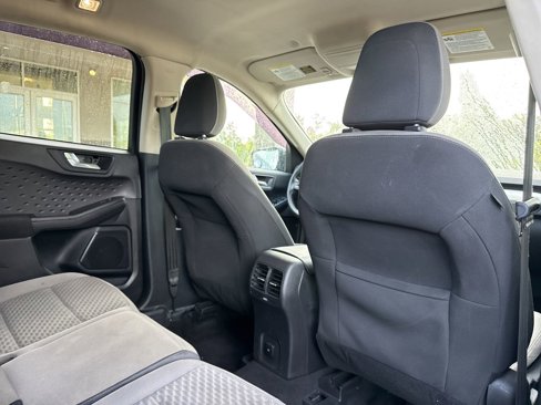 Used 2020 Ford Escape SE image 17
