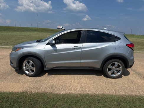 Used 2022 Honda HR-V LX image 2