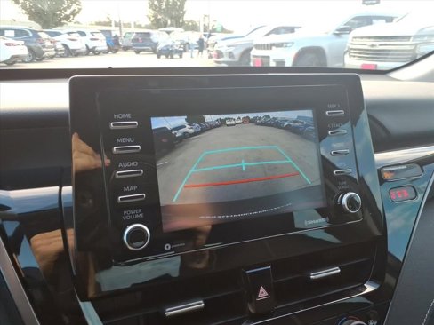 Used 2022 Toyota Camry SE image 24