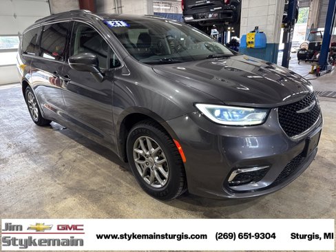 Used 2021 Chrysler Pacifica Touring w/ Cold Weather Group image 7