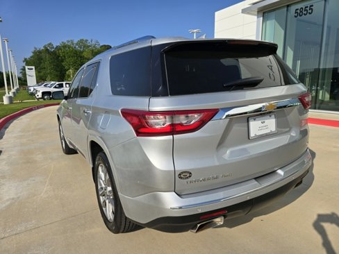Used 2021 Chevrolet Traverse Premier image 3