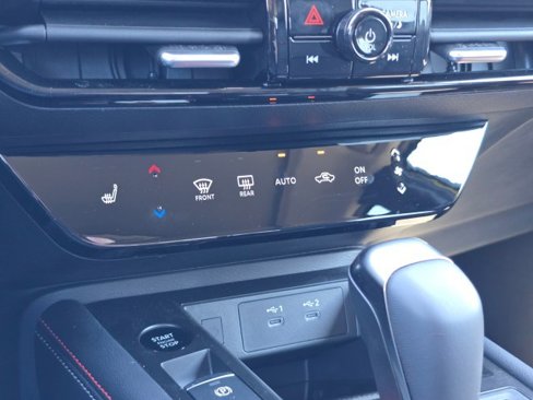 New 2025 Nissan Kicks SR w/ SR Premium Package image 33
