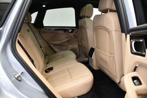 Certified 2023 Porsche Macan image 54