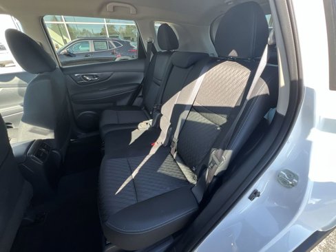 Used 2020 Nissan Rogue SV image 23