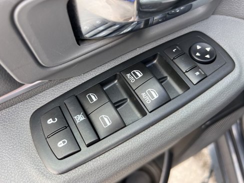 Certified 2016 RAM 1500 Big Horn image 10