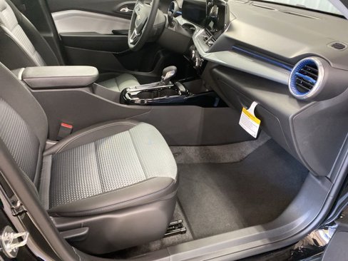 New 2025 Chevrolet Trax LT w/ LT Convenience Package image 17