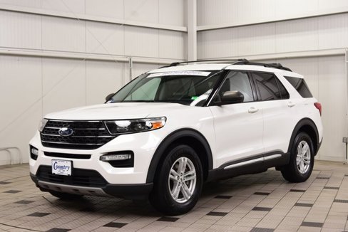 Used 2021 Ford Explorer XLT w/ Equipment Group 202A image 3