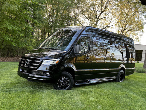 Used 2024 Mercedes-Benz Sprinter 3500 image 38