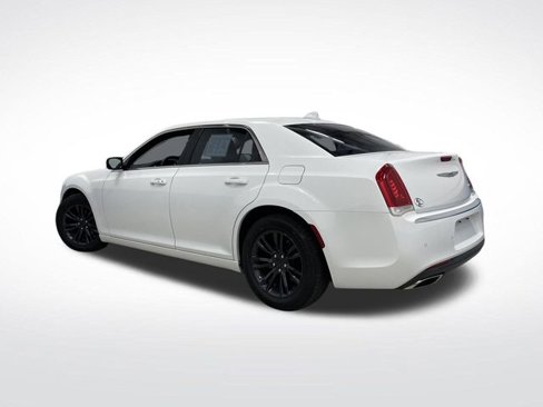 Used 2021 Chrysler 300 Touring L image 3