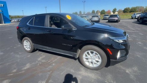 Used 2023 Chevrolet Equinox LT image 2