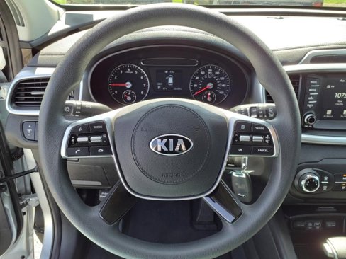 Used 2020 Kia Sorento LX image 19