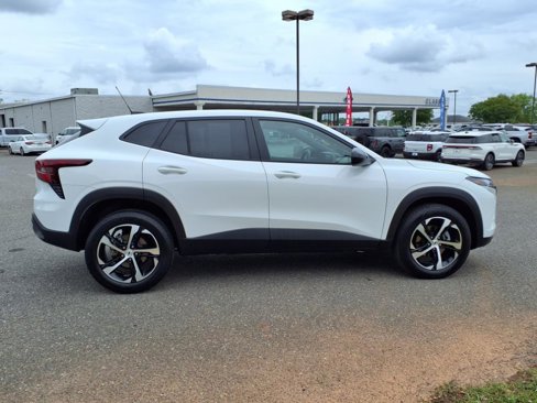 Used 2025 Chevrolet Trax RS image 19