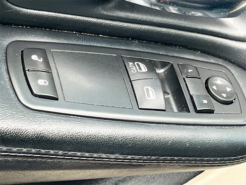 Used 2016 Dodge Grand Caravan American Value Package w/ UConnect Hands-Free Group image 16