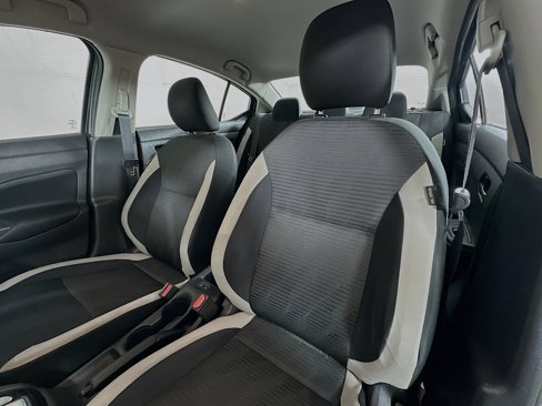 Used 2021 Nissan Versa SV image 19